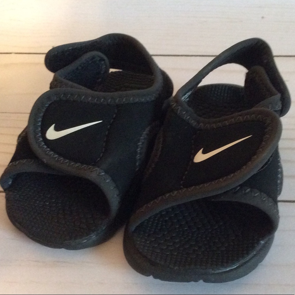 Nike Infant sandals Size 3C